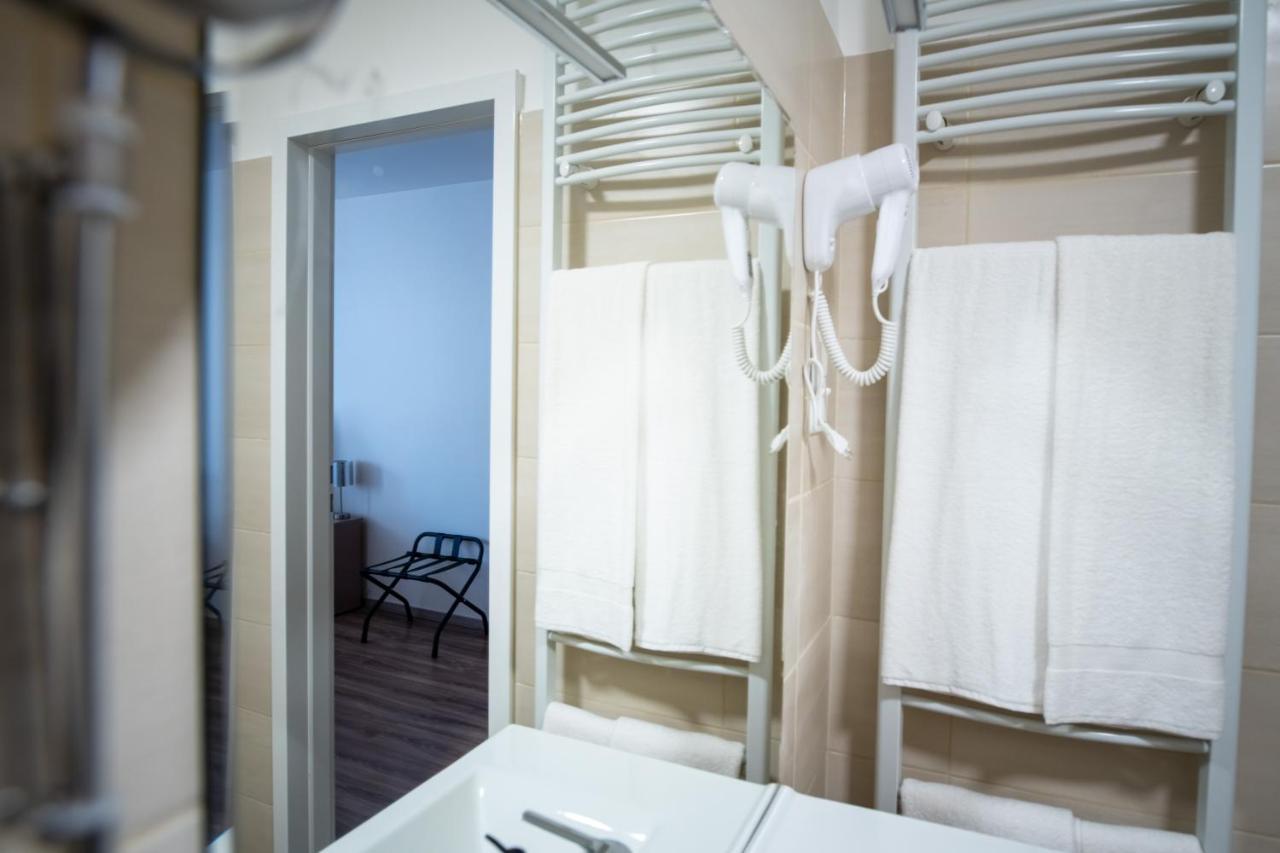 Elixir Panzio Bed & Breakfast Nyírbátor Bagian luar foto