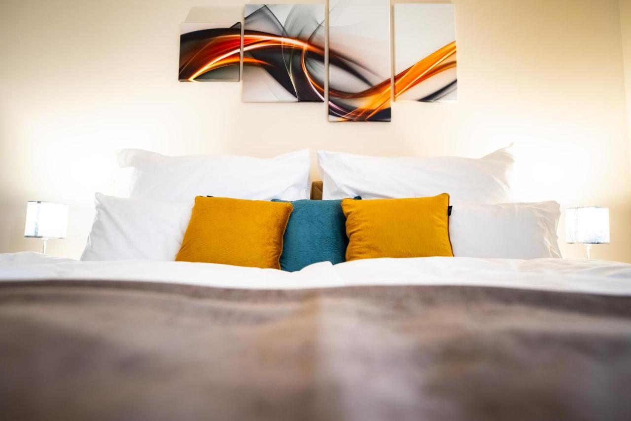 Elixir Panzio Bed & Breakfast Nyírbátor Bagian luar foto