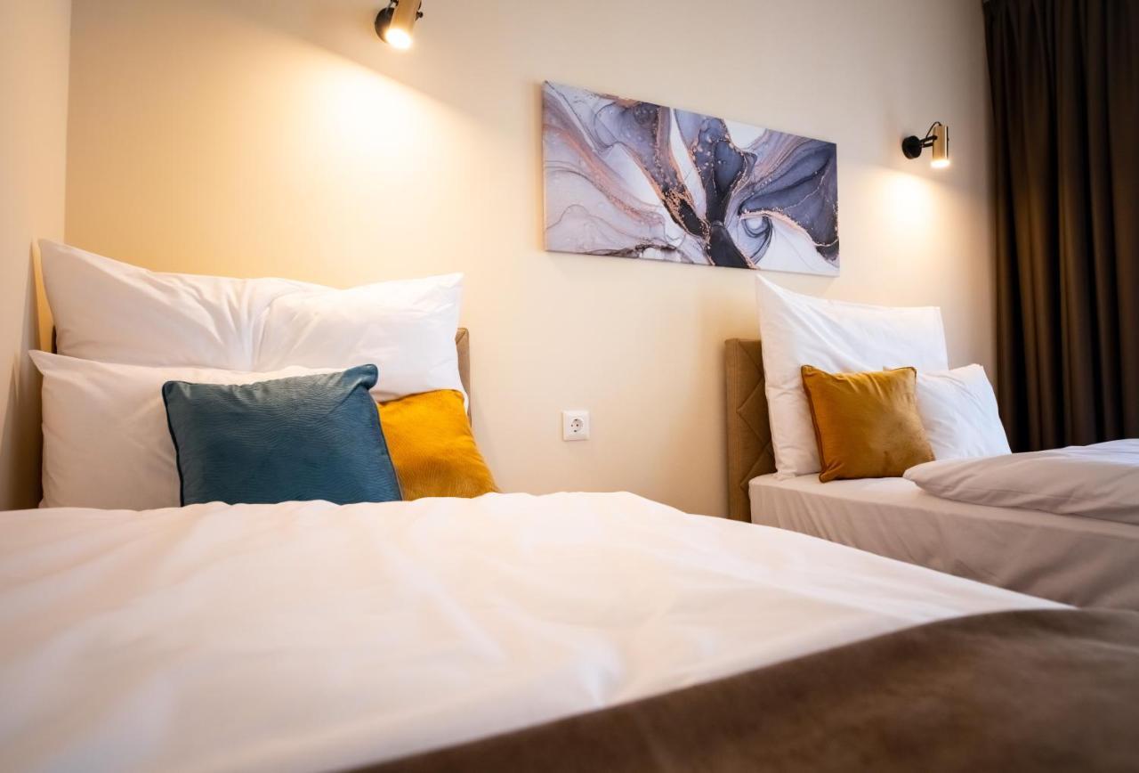 Elixir Panzio Bed & Breakfast Nyírbátor Bagian luar foto