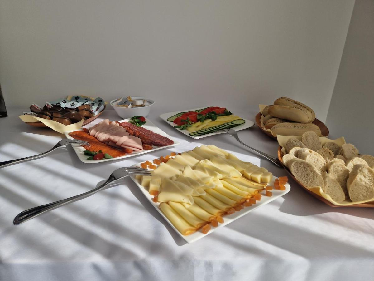 Elixir Panzio Bed & Breakfast Nyírbátor Bagian luar foto
