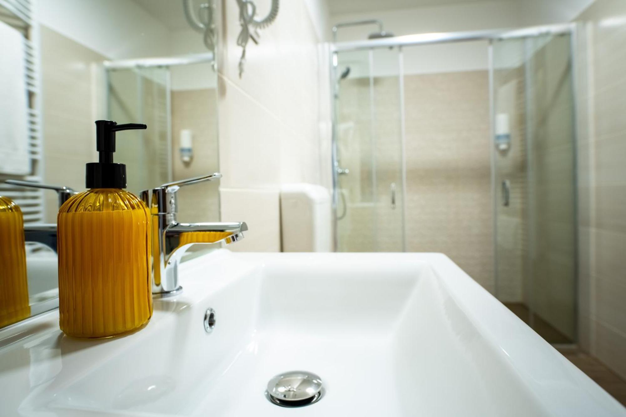 Elixir Panzio Bed & Breakfast Nyírbátor Bagian luar foto